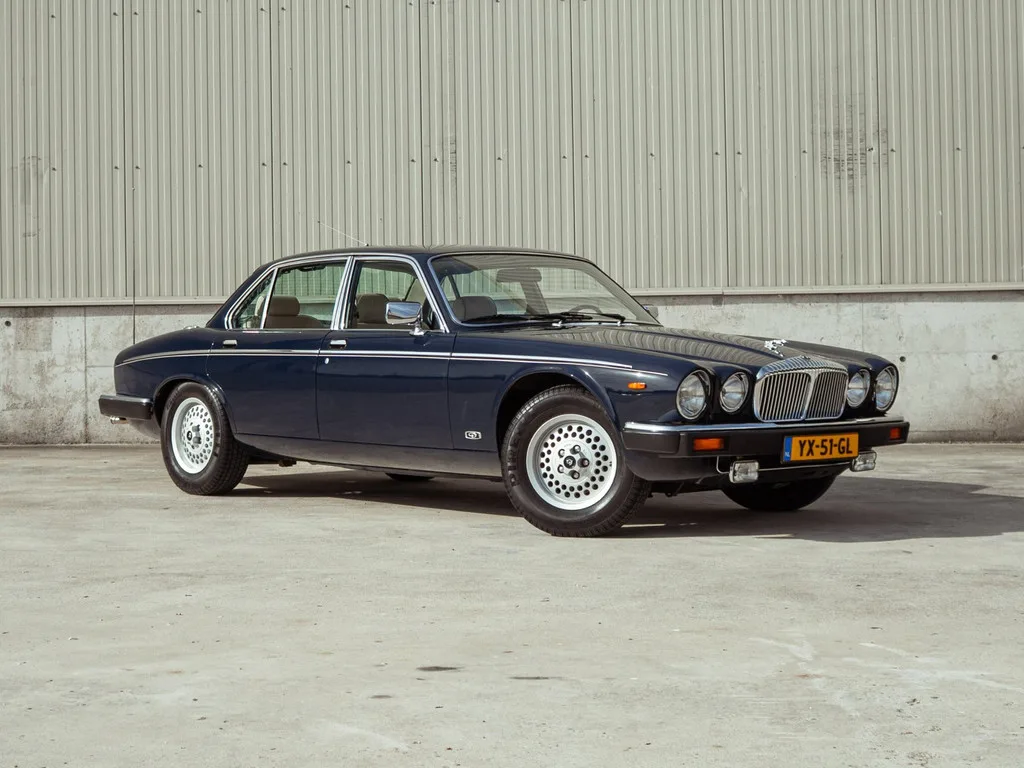 Daimler Double Six (1990) — foto 1