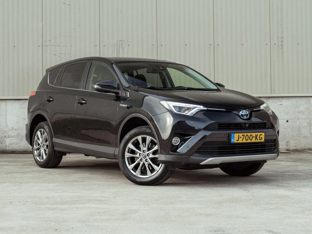 Toyota RAV4 (2016) — foto 1