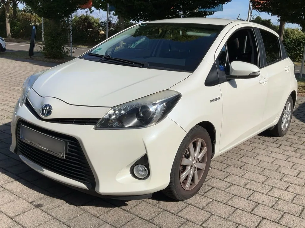 Toyota Yaris (2014) — foto 1