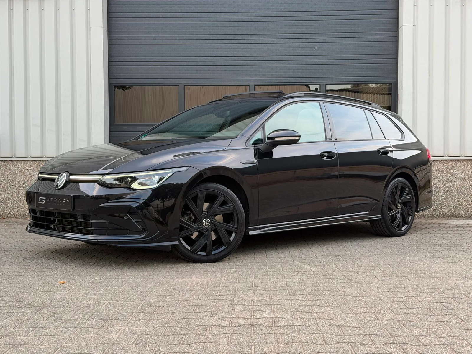Volkswagen Golf (2022) — foto 1