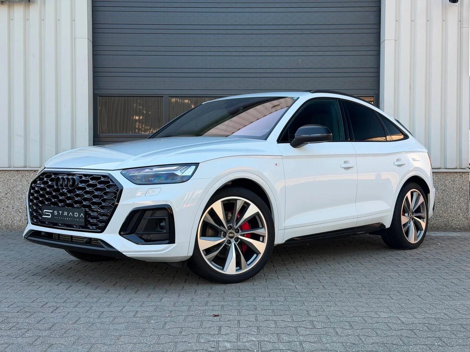Audi Q5 Sportback (2025) — foto 1
