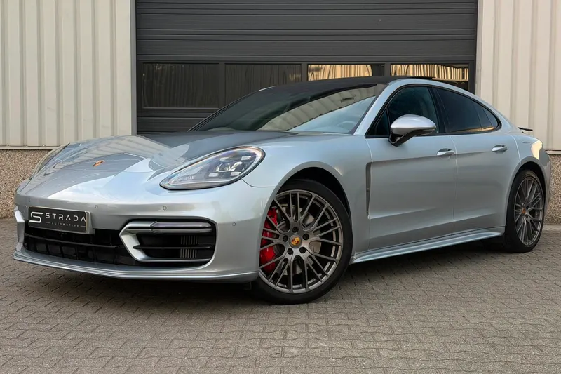 Porsche Panamera (2023)