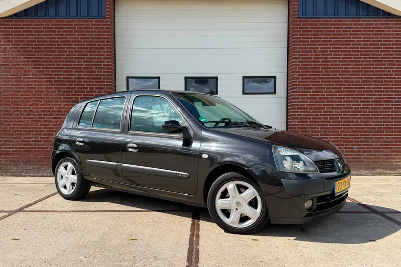 Renault Clio (2003)