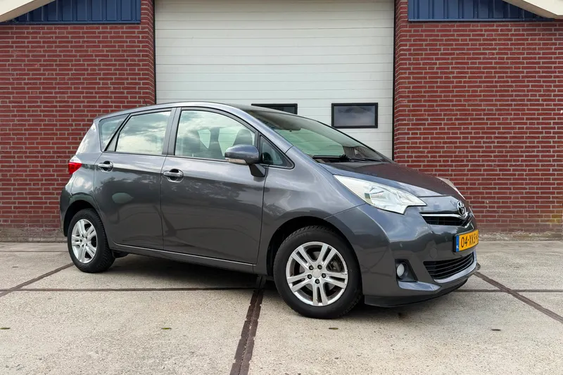 Toyota Verso-S (2012)