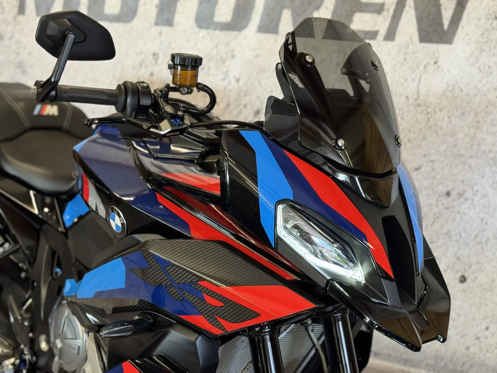 BMW M 1000 XR (2024) — foto 1