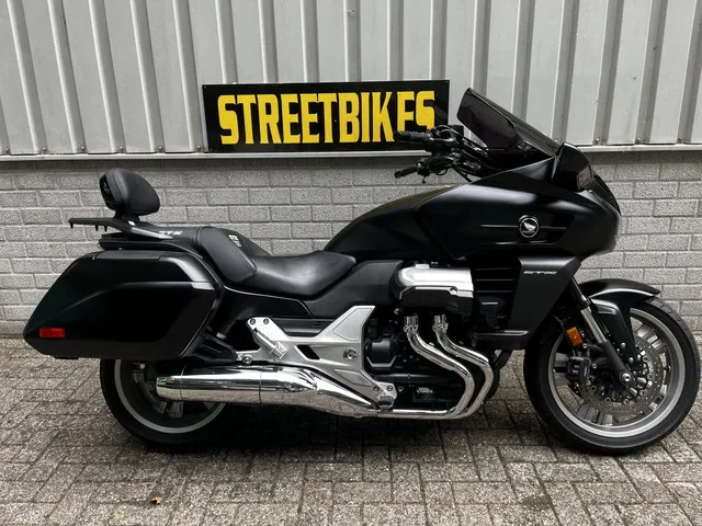 Honda CTX 1300 (2014) — foto 1