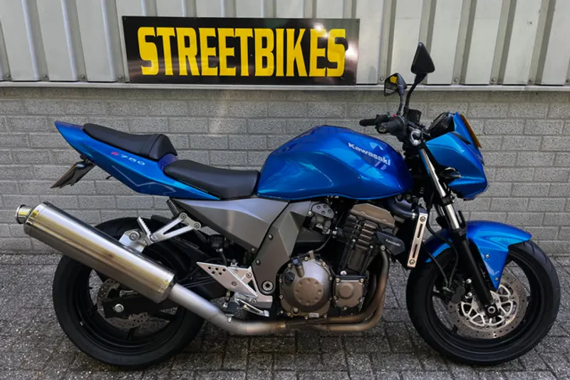 Kawasaki Z750 (2004)