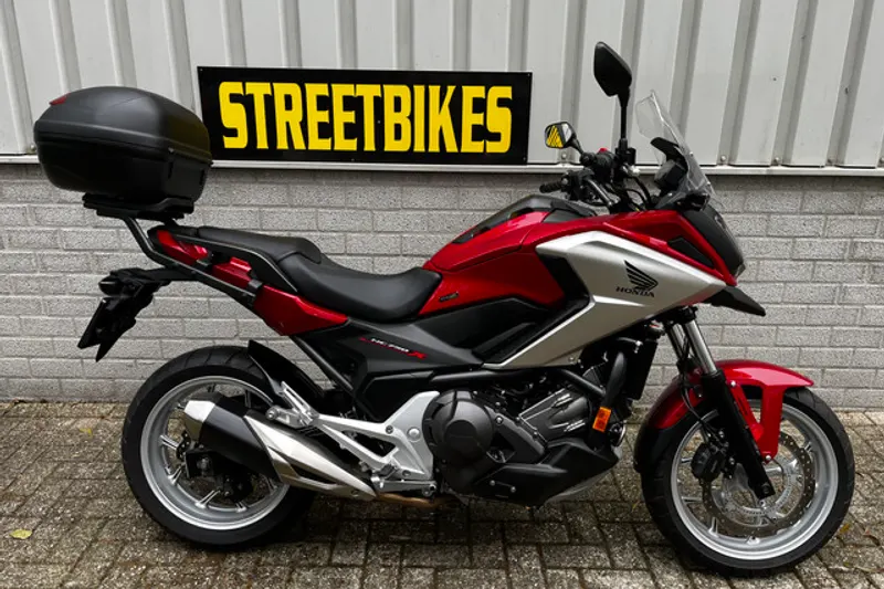 Honda NC750X (2016)