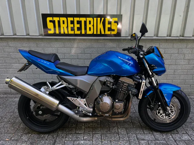 Kawasaki Z750 (2004) — foto 1