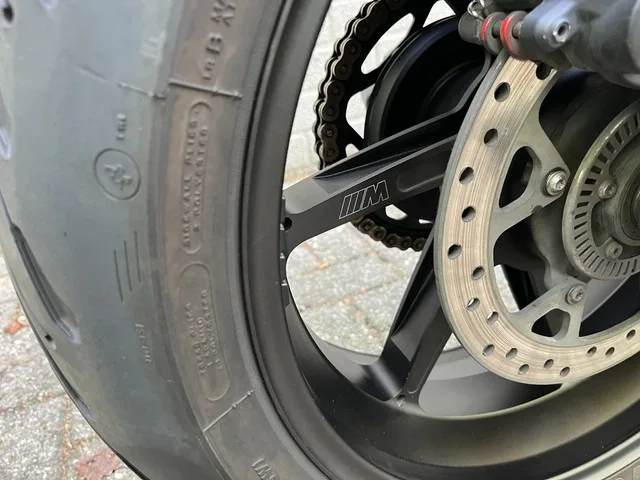 BMW S 1000 XR (2022) — foto 1