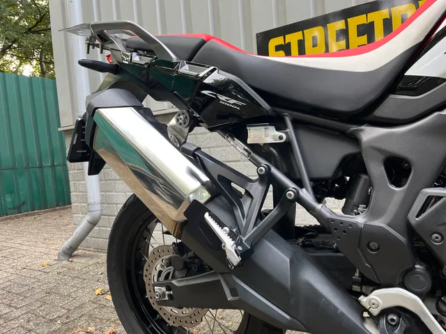 Honda CRF 1000 L Africa Twin (2016) — foto 1