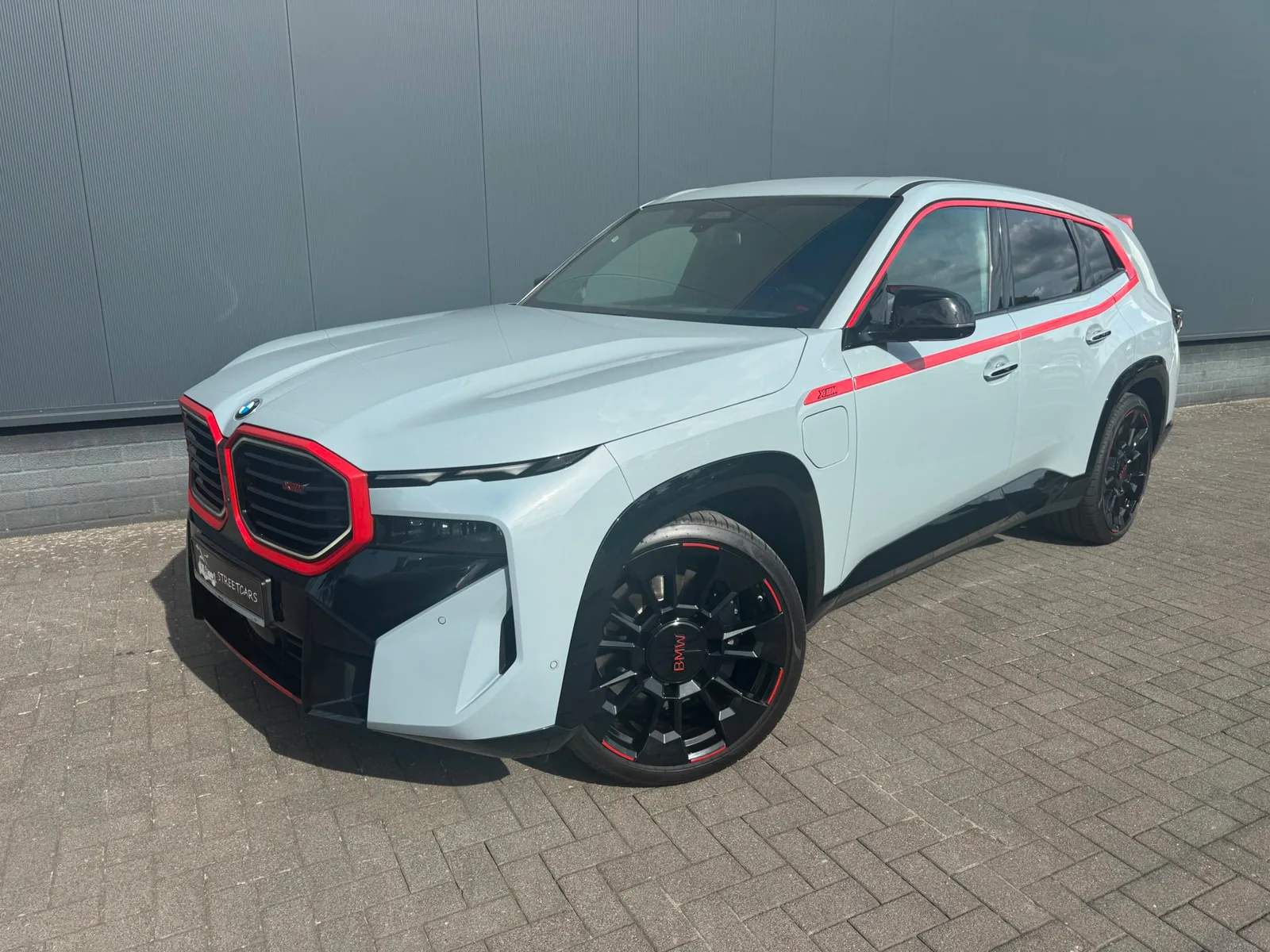BMW XM (2023) — foto 1