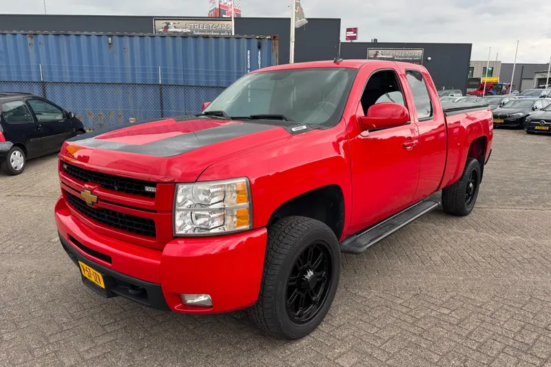 Chevrolet SILVERADO (2008)