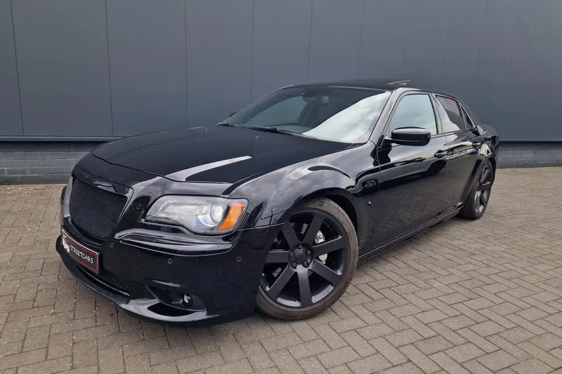 Chrysler 300C SRT-8 (2013)