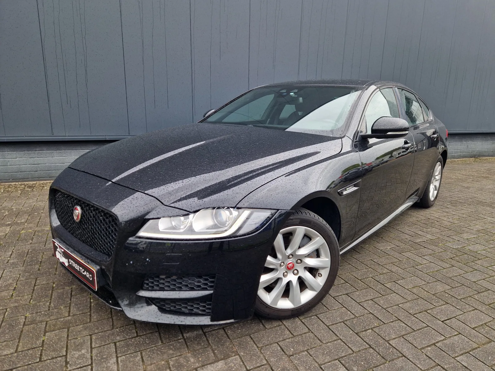 Jaguar XF (2017) — foto 1