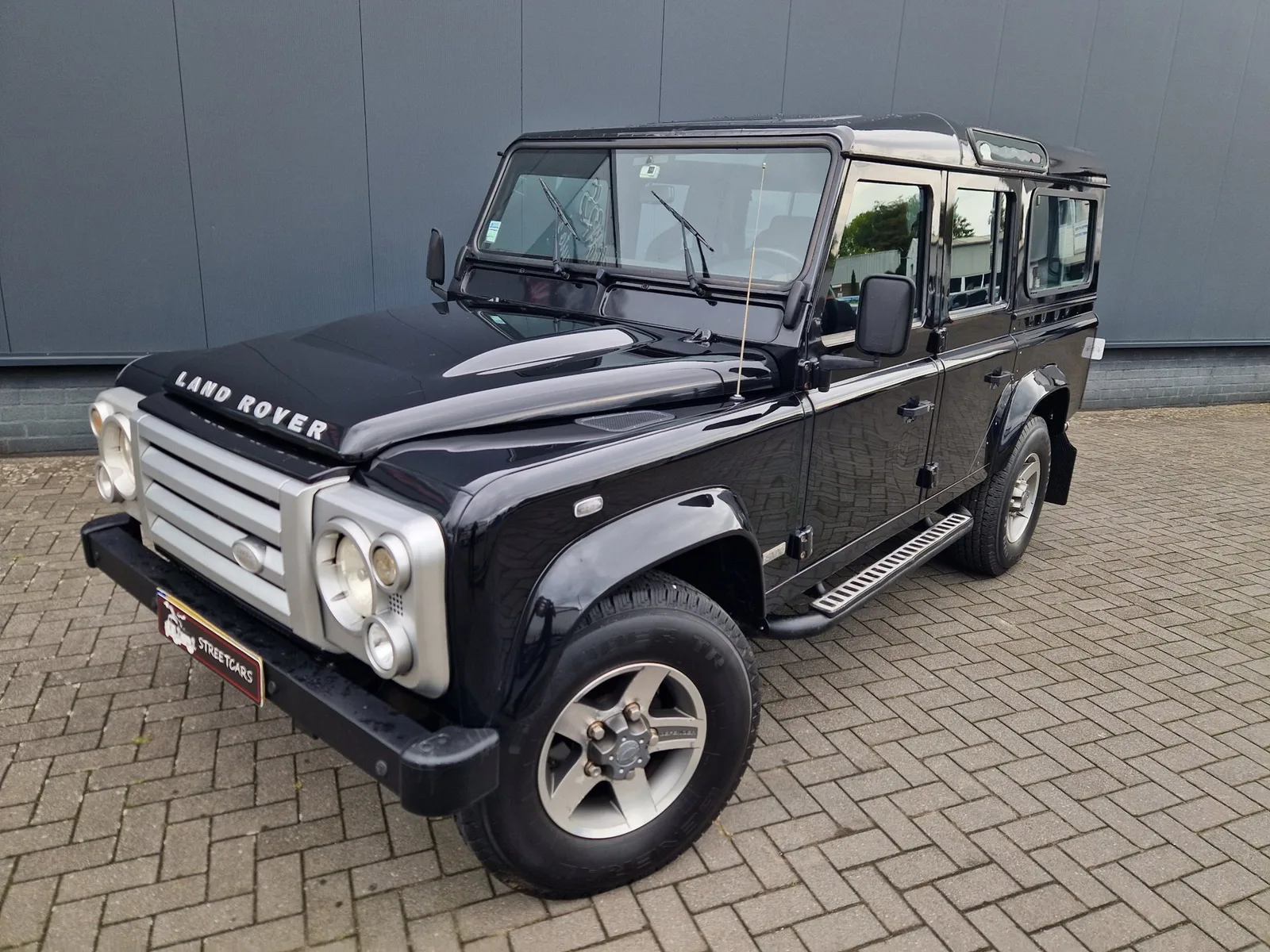 Land Rover Defender (2008) — foto 1