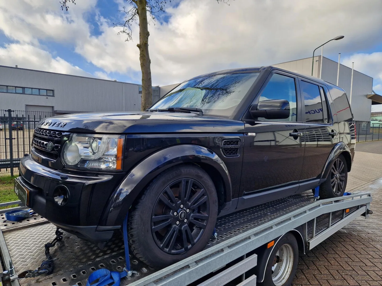 Land Rover Discovery (2011) — foto 1