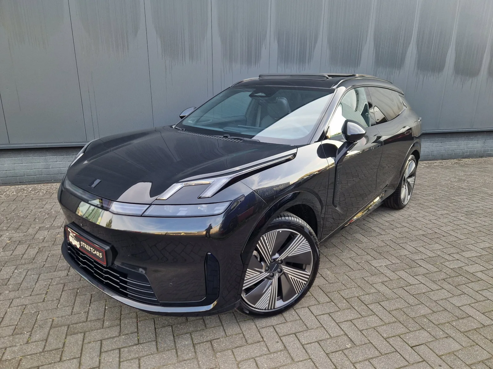 Lynk & Co 08 (2026) — foto 1