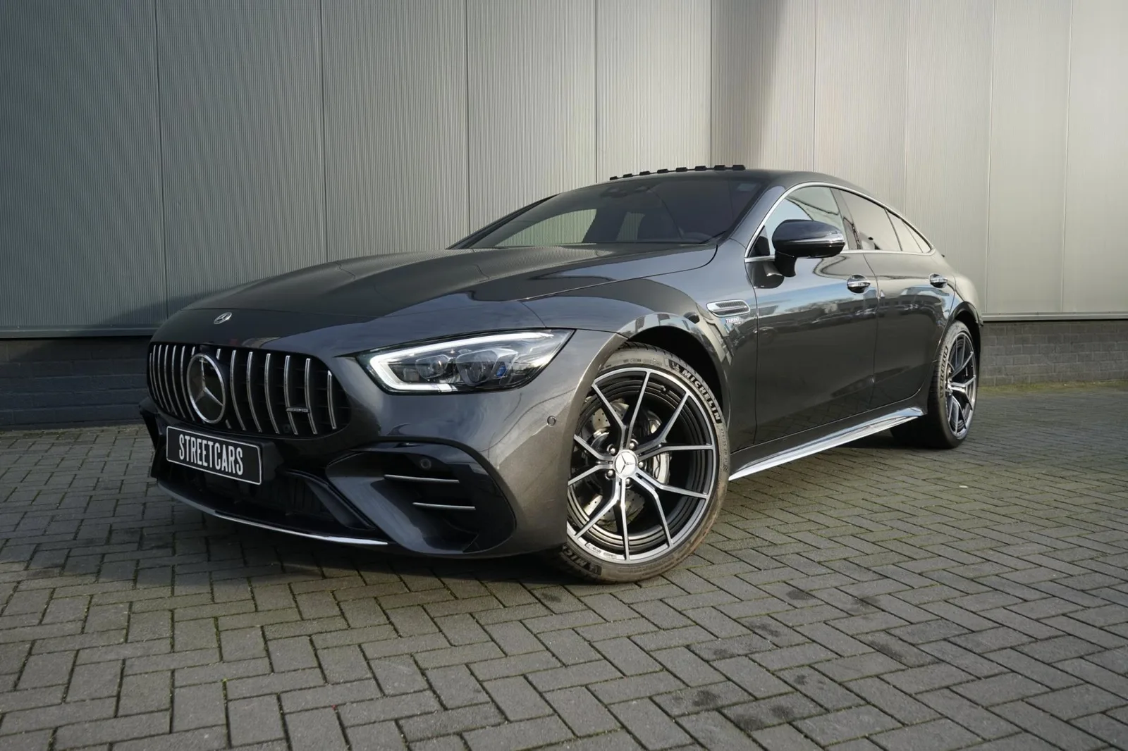 Mercedes-Benz AMG GT (2023) — foto 1
