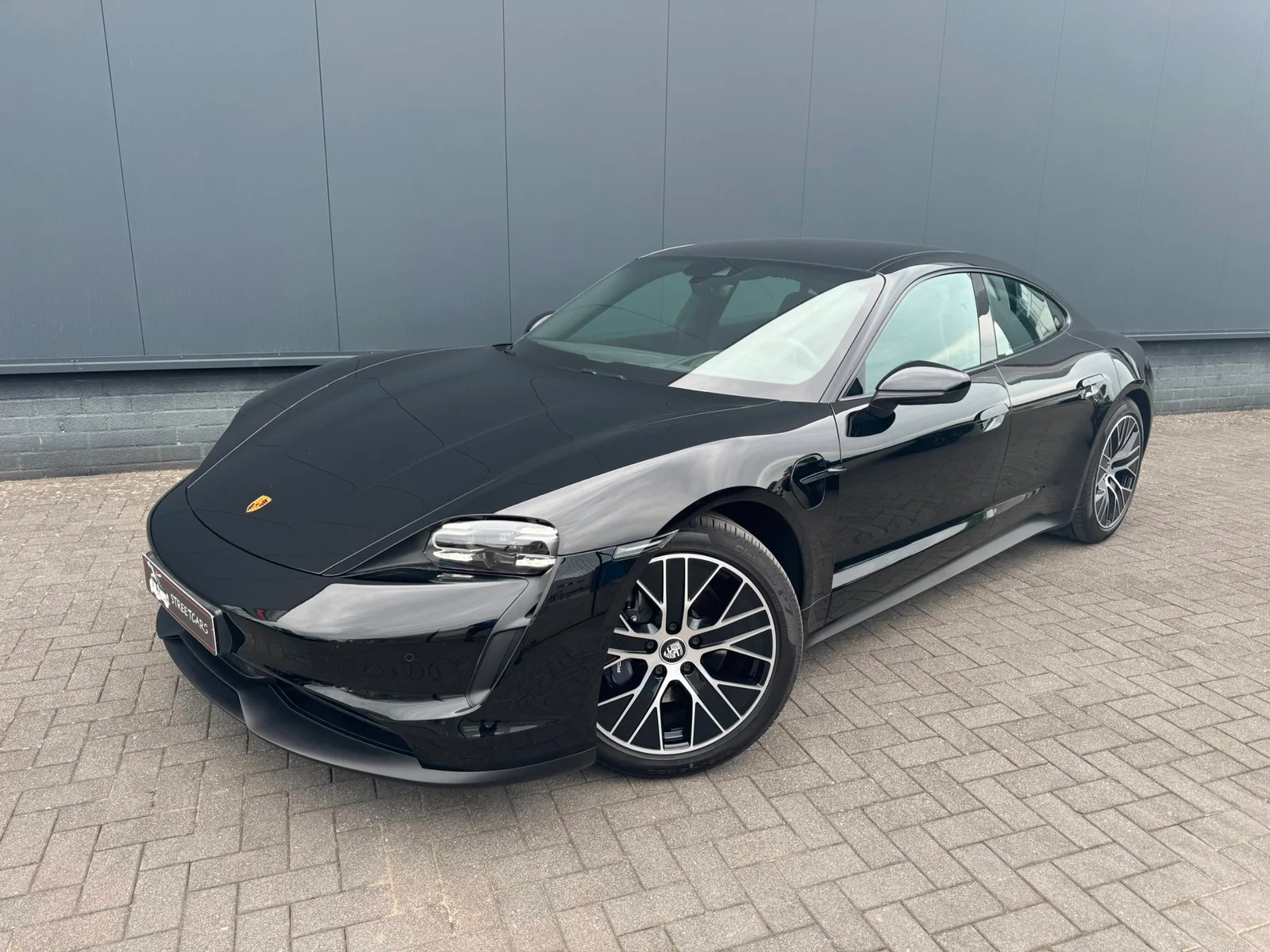 Porsche Taycan (2024) — foto 1