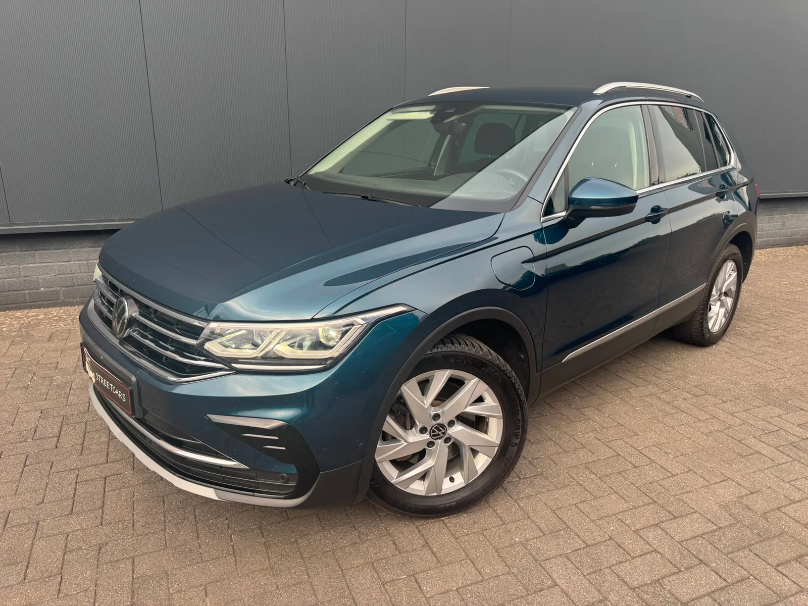 Volkswagen Tiguan (2023) — foto 1