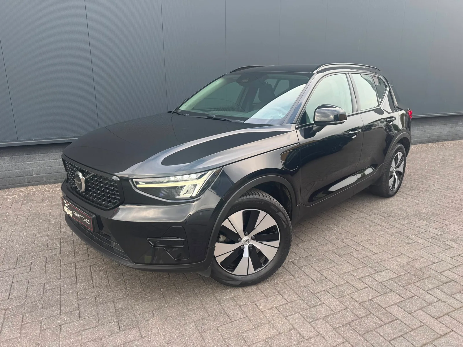 Volvo XC40 (2023) — foto 1