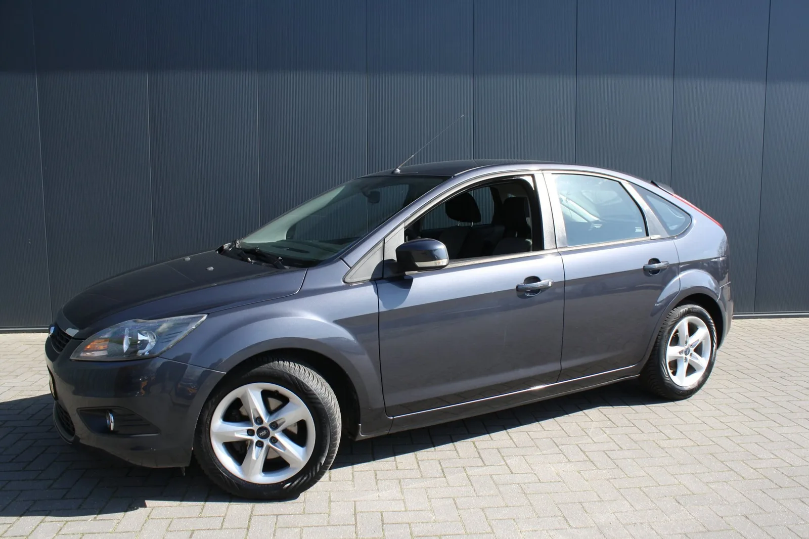 Ford Focus (2010) — foto 1
