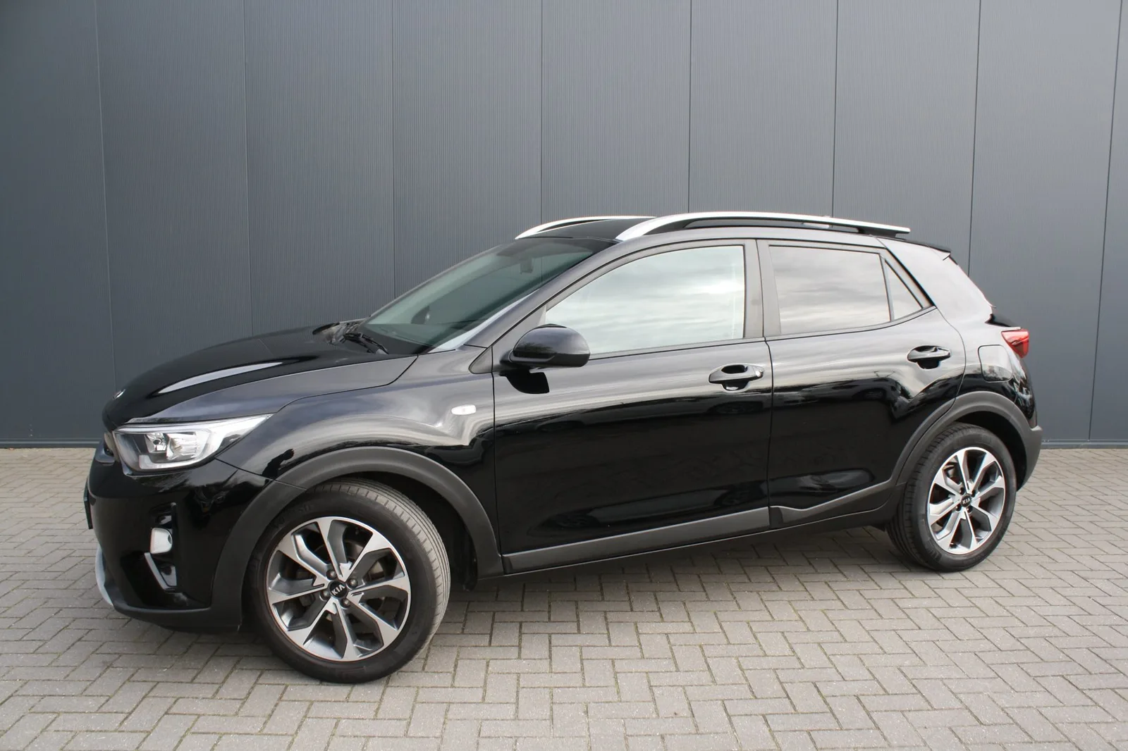 Kia Stonic (2020) — foto 1