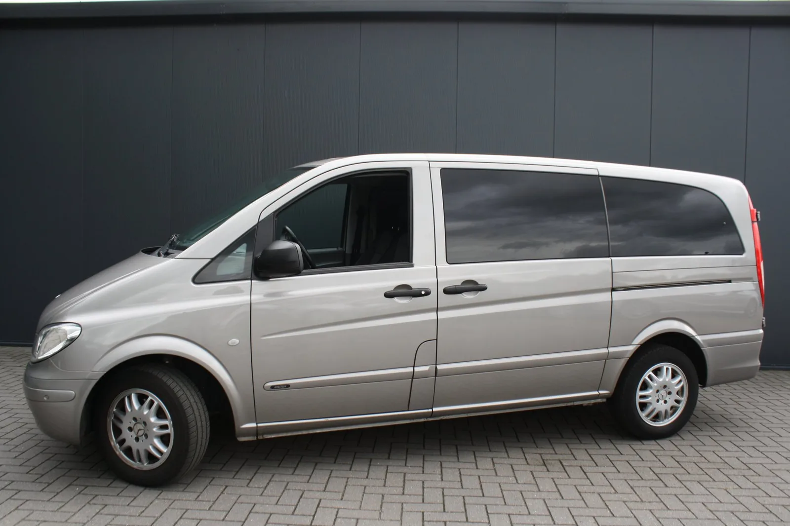 Mercedes-Benz Vito (2010) — foto 1