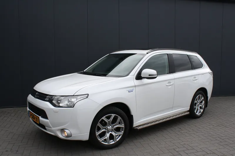 Mitsubishi Outlander (2013)