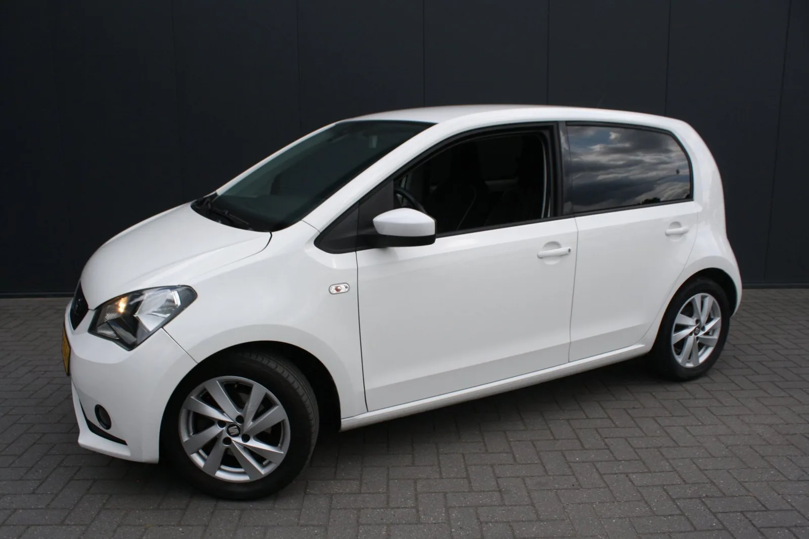 SEAT Mii (2015) — foto 1