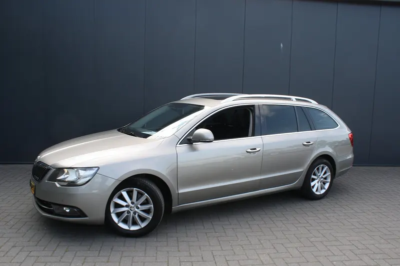 Škoda Superb (2014)