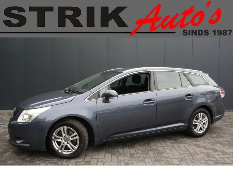 Toyota Avensis (2010) — foto 1