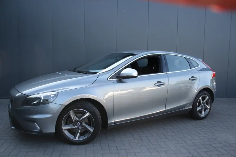 Volvo V40 (2015)