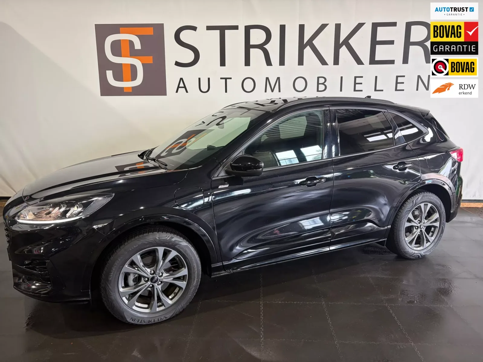 Ford Kuga (2023) — foto 1
