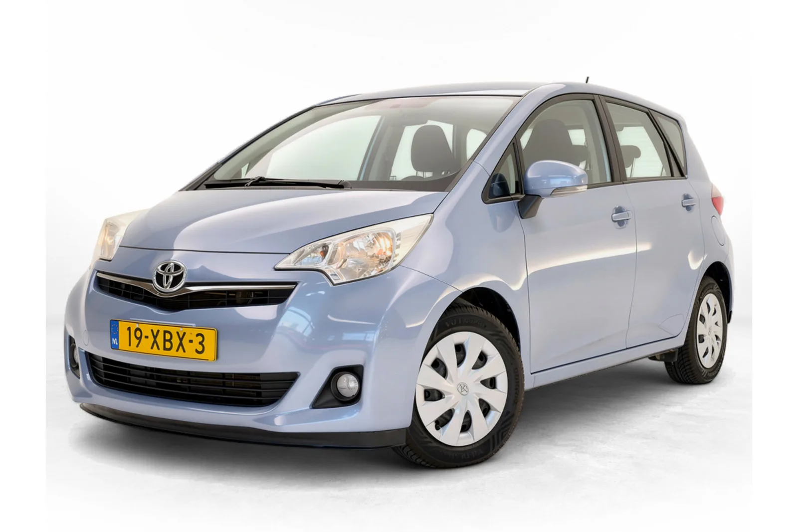 Toyota Verso S (2012) — foto 1