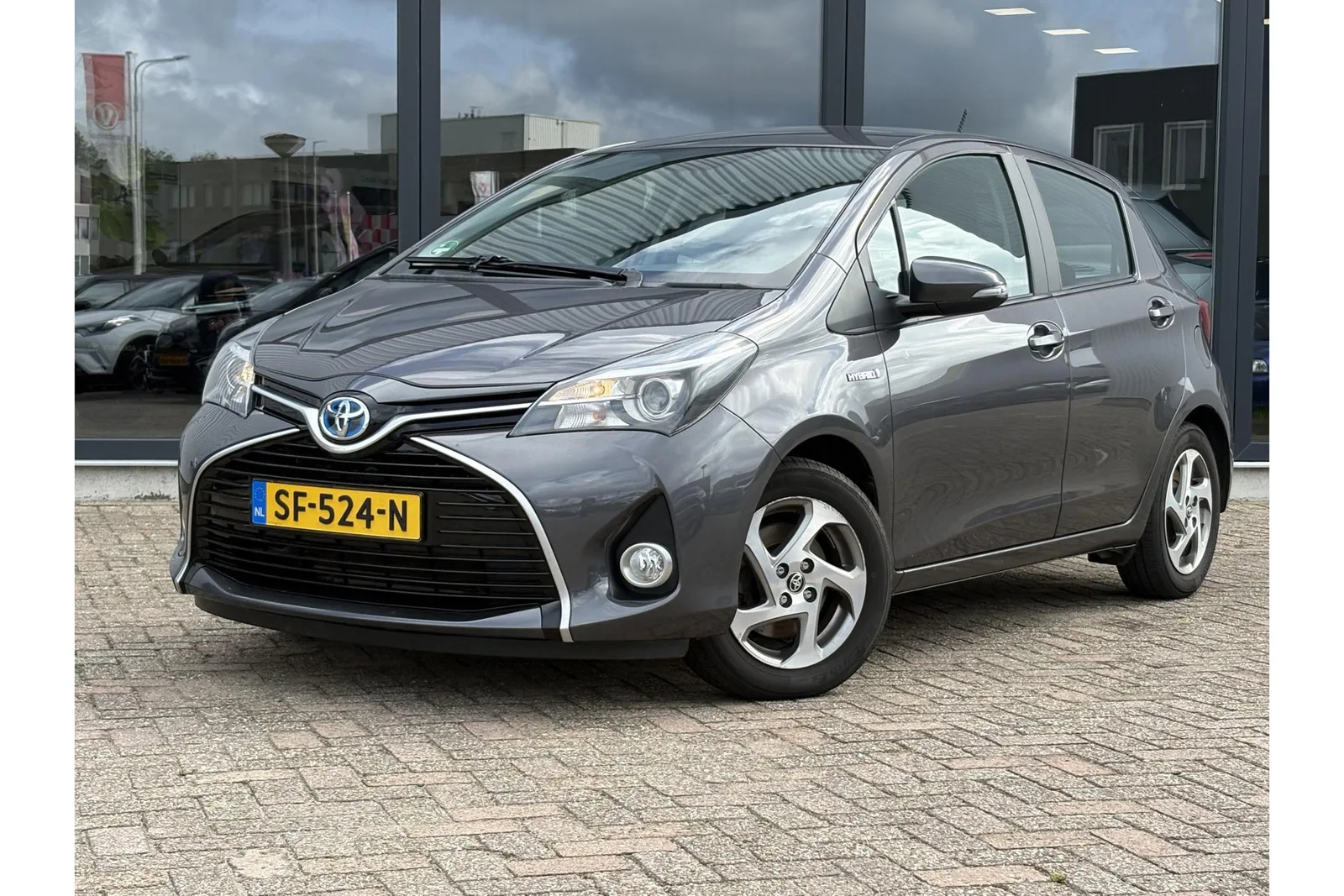 Toyota Yaris (2017) — foto 1
