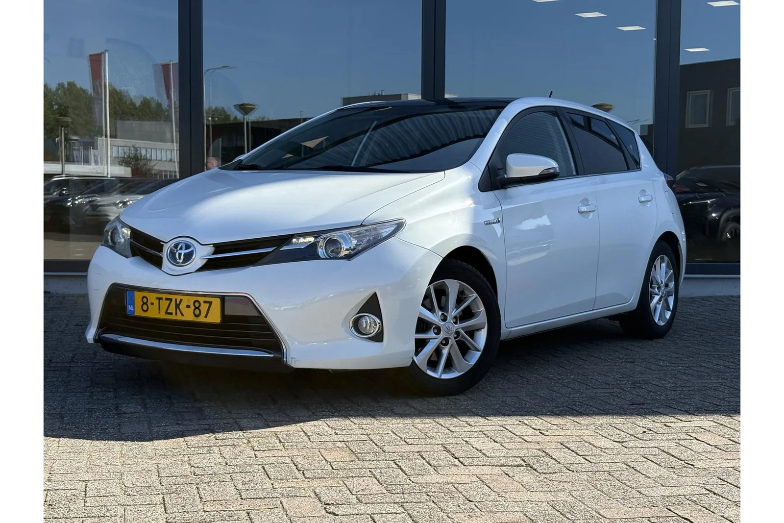 Toyota Auris (2014) — foto 1