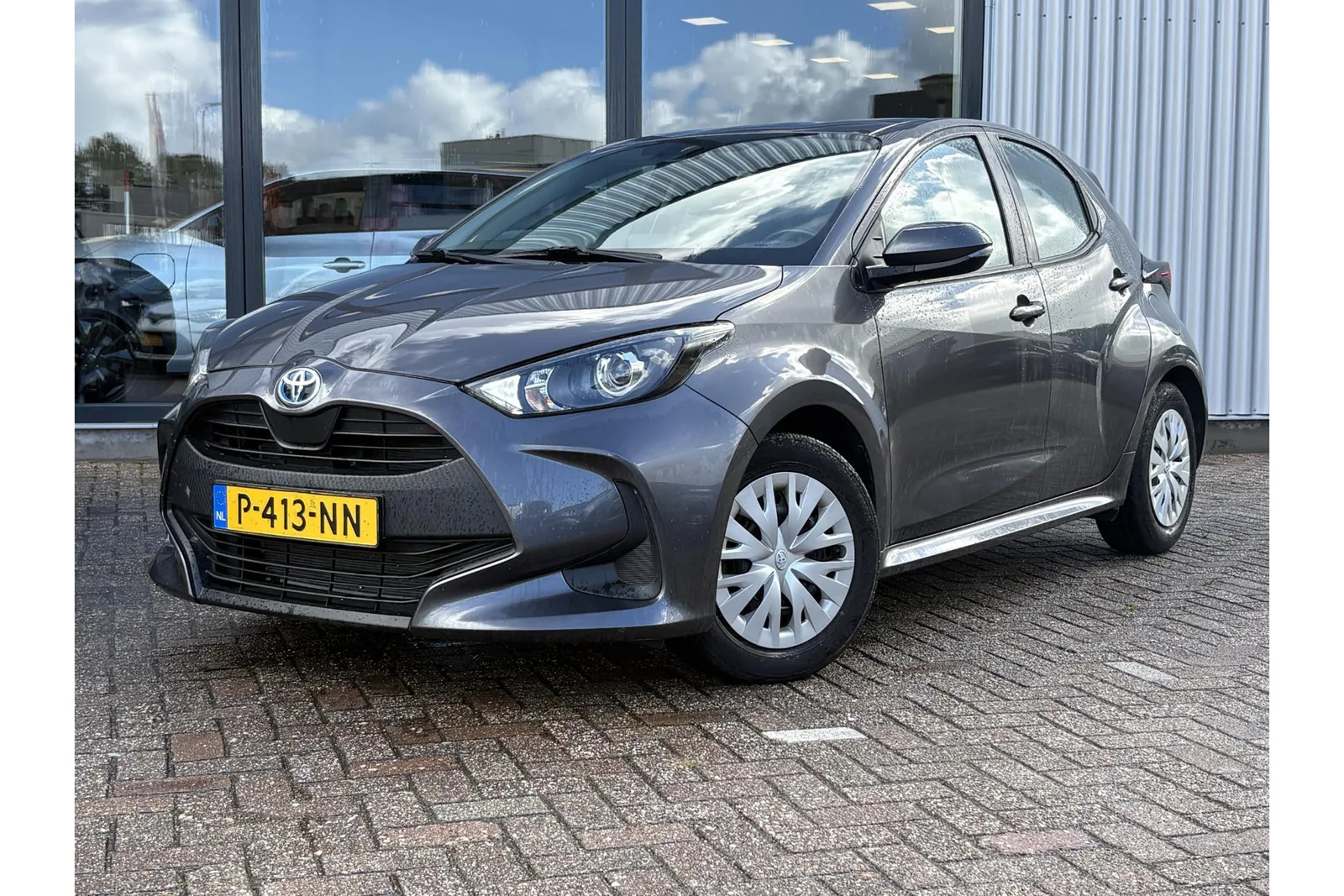 Toyota Yaris (2022) — foto 1