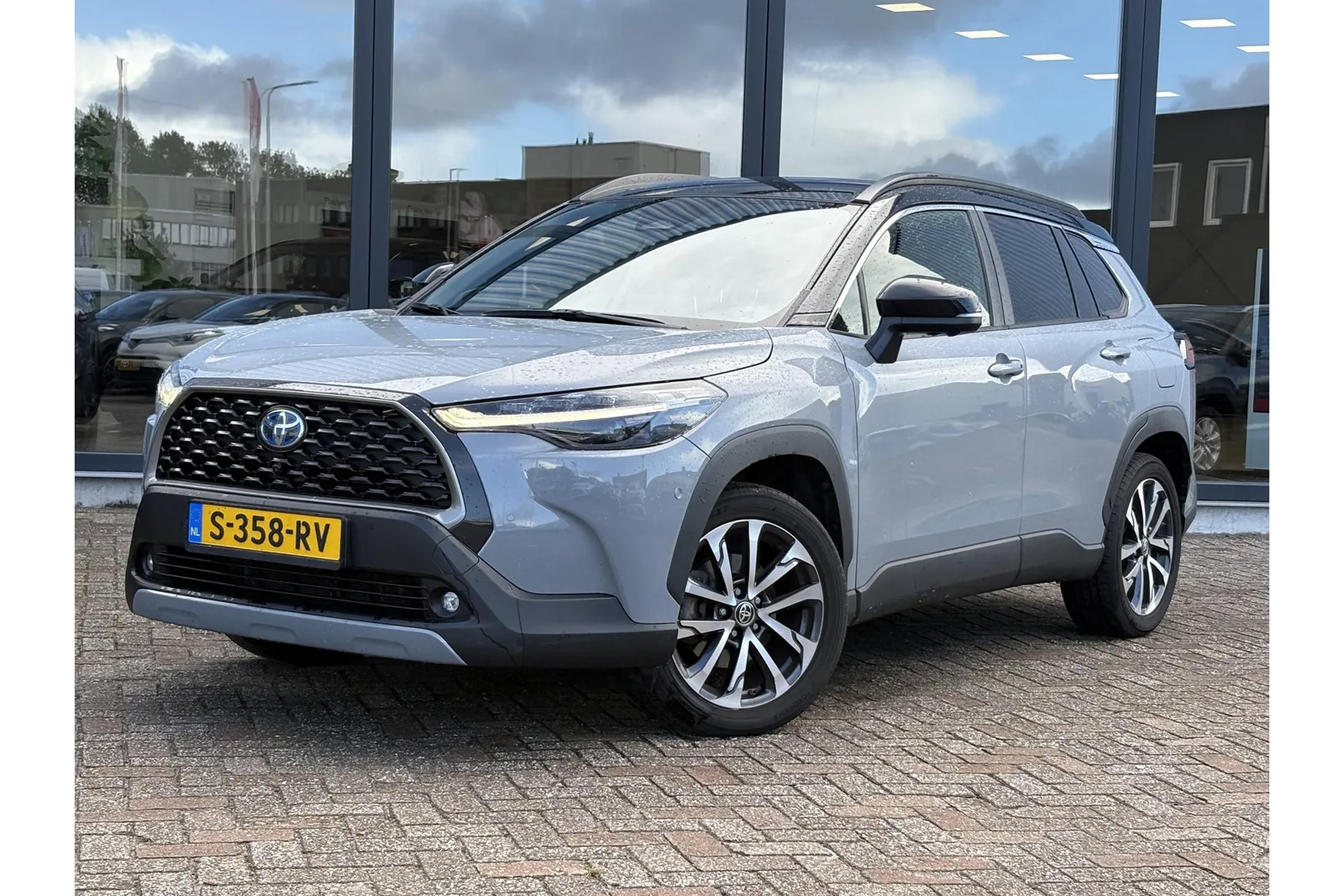 Toyota Corolla Cross (2023) — foto 1