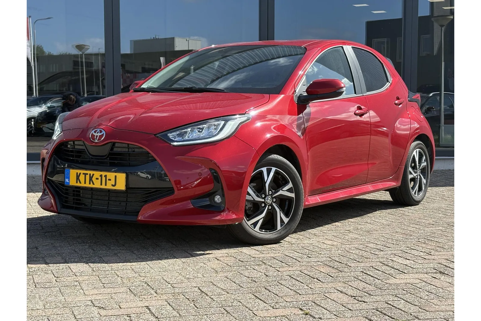 Toyota Yaris (2024) — foto 1