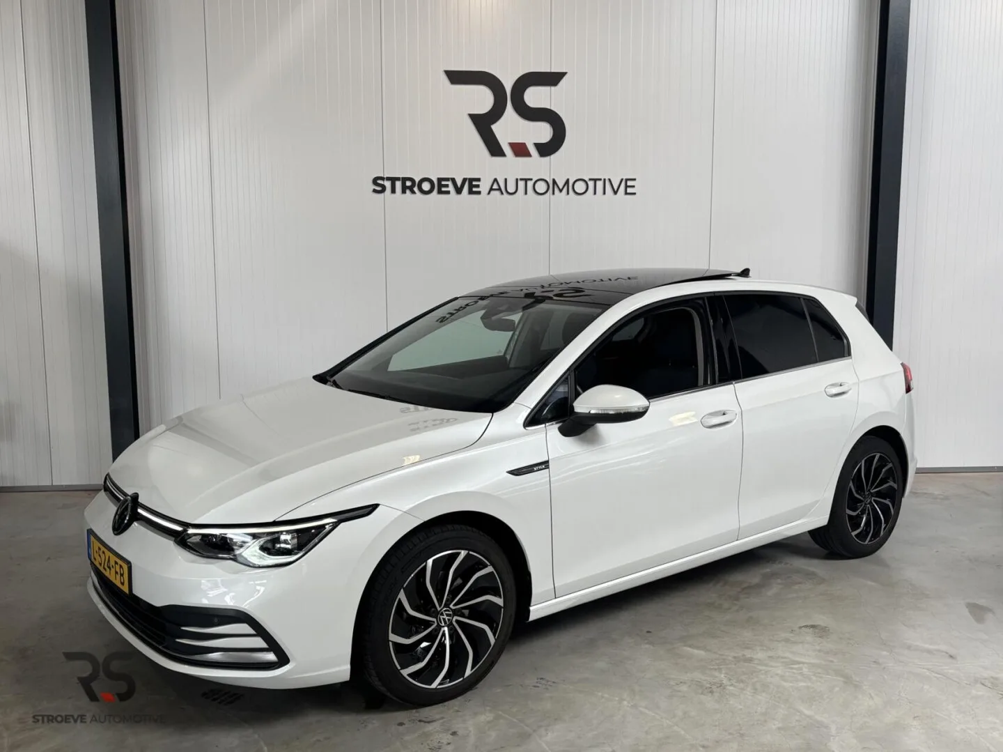 Volkswagen Golf (2021) — foto 1