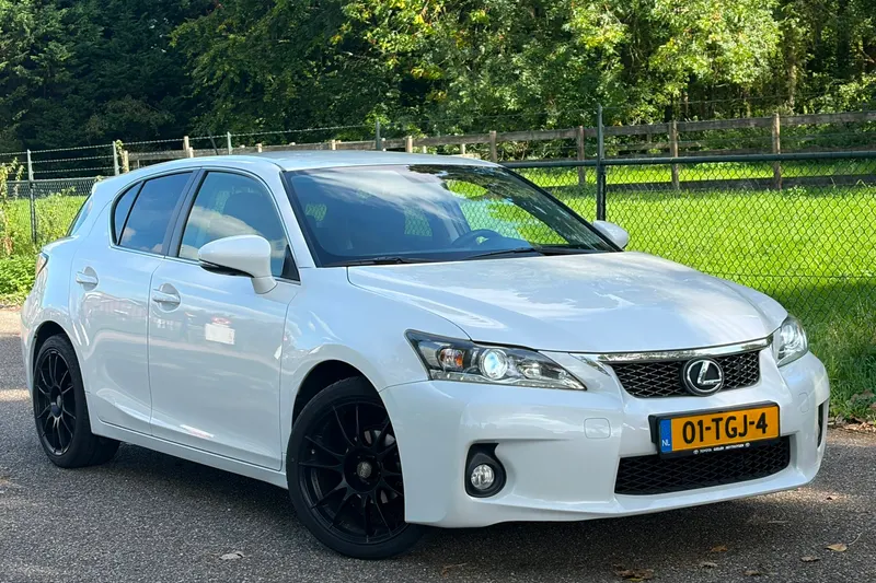 Lexus CT (2012)