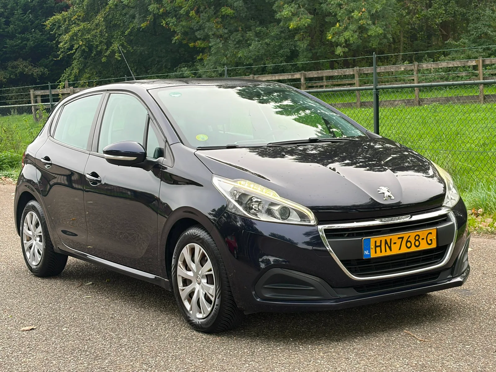 Peugeot 208 (2015) — foto 1
