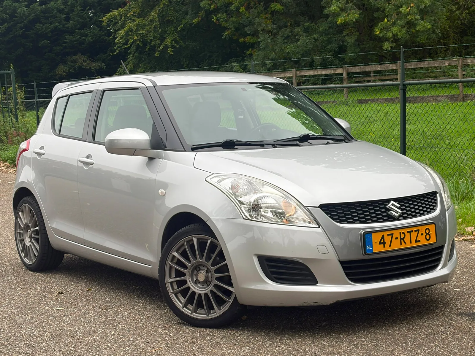 Suzuki Swift (2011) — foto 1