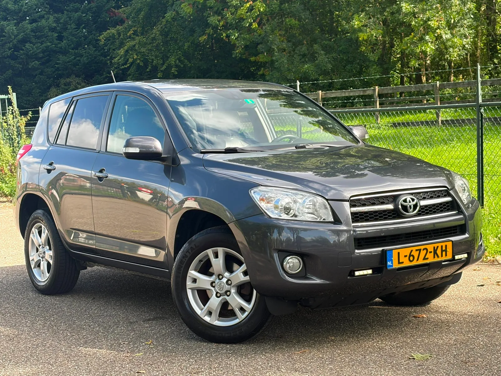 Toyota RAV4 (2010) — foto 1