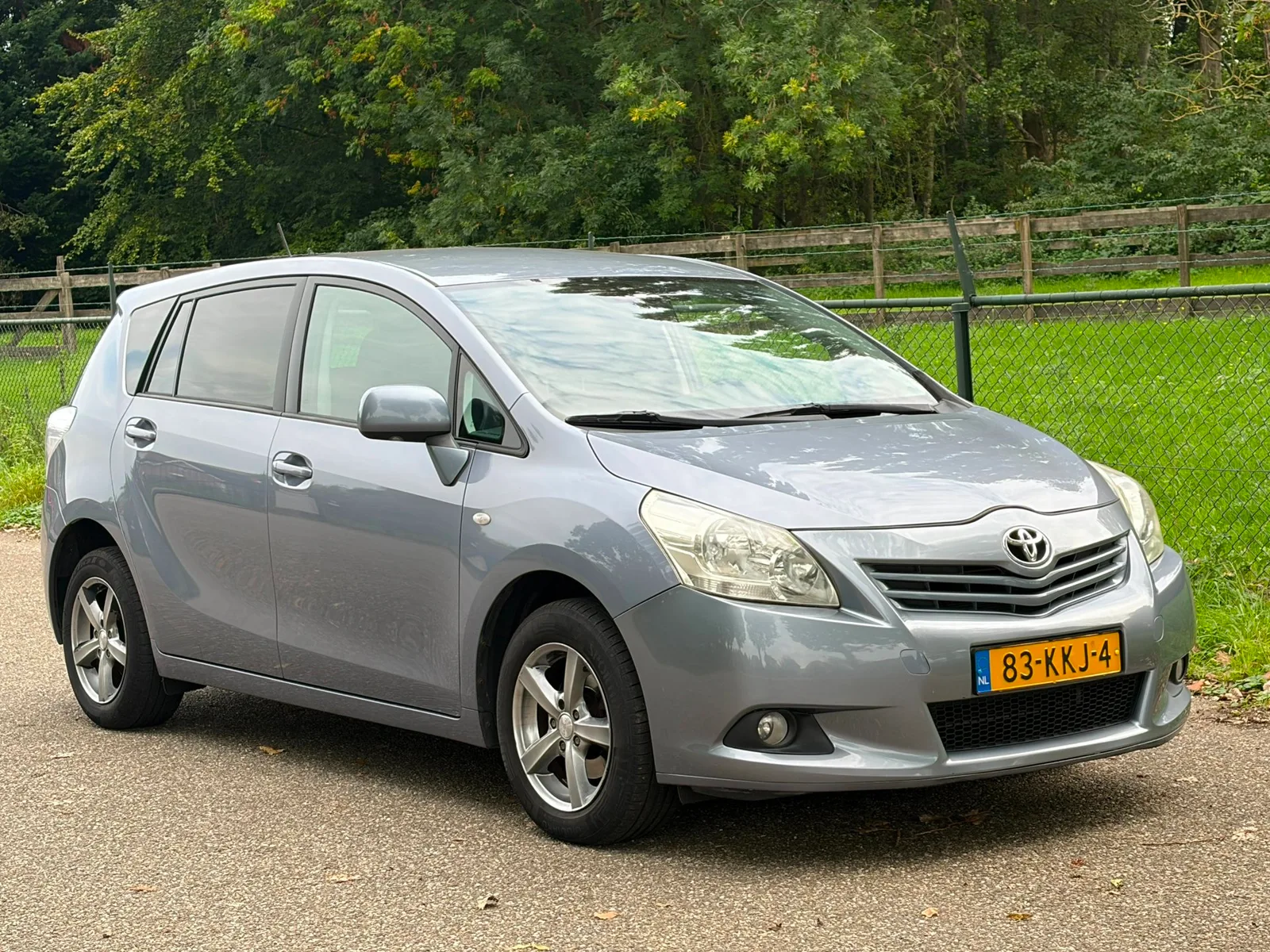 Toyota Verso (2010) — foto 1