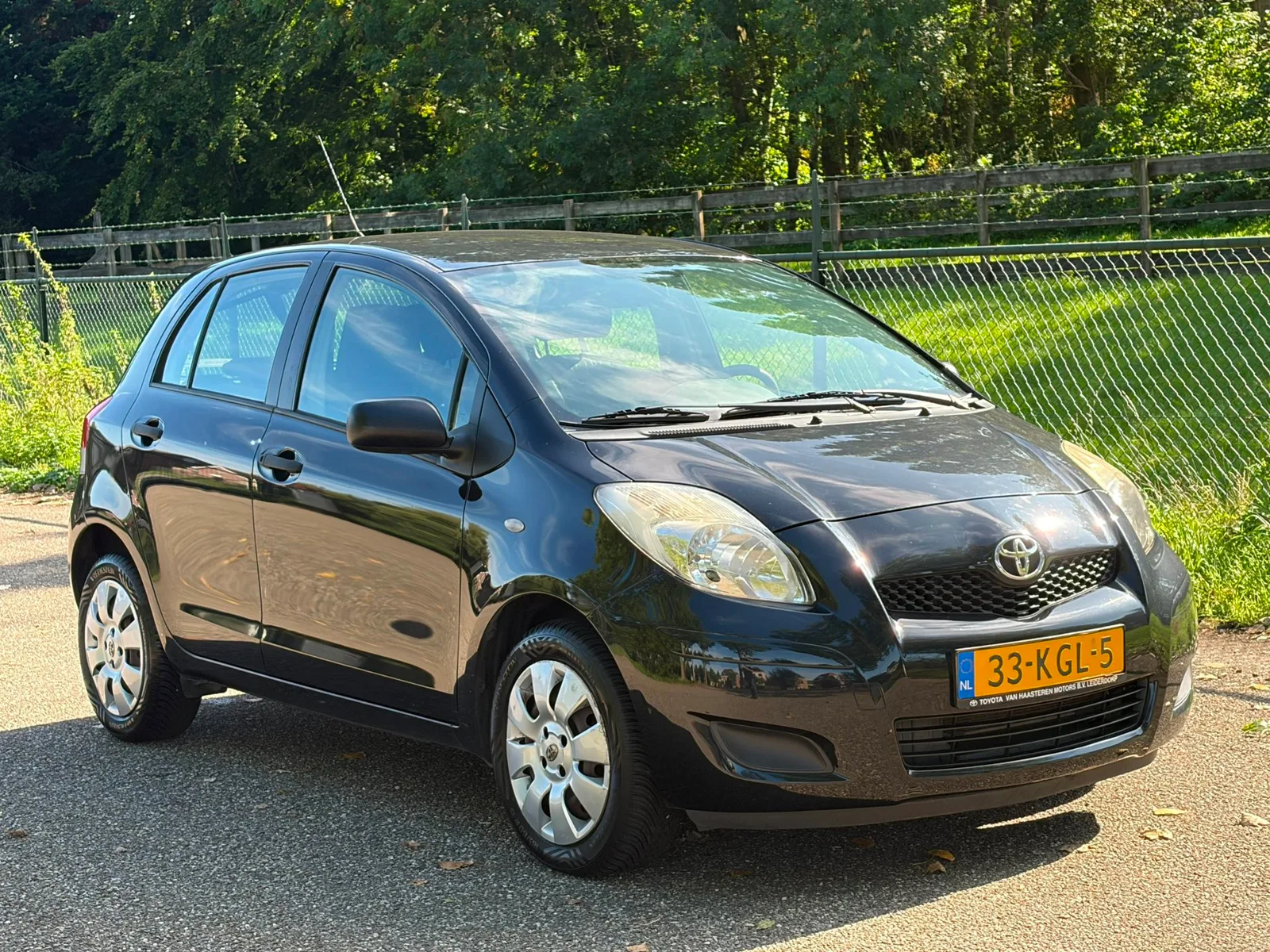 Toyota Yaris (2009) — foto 1
