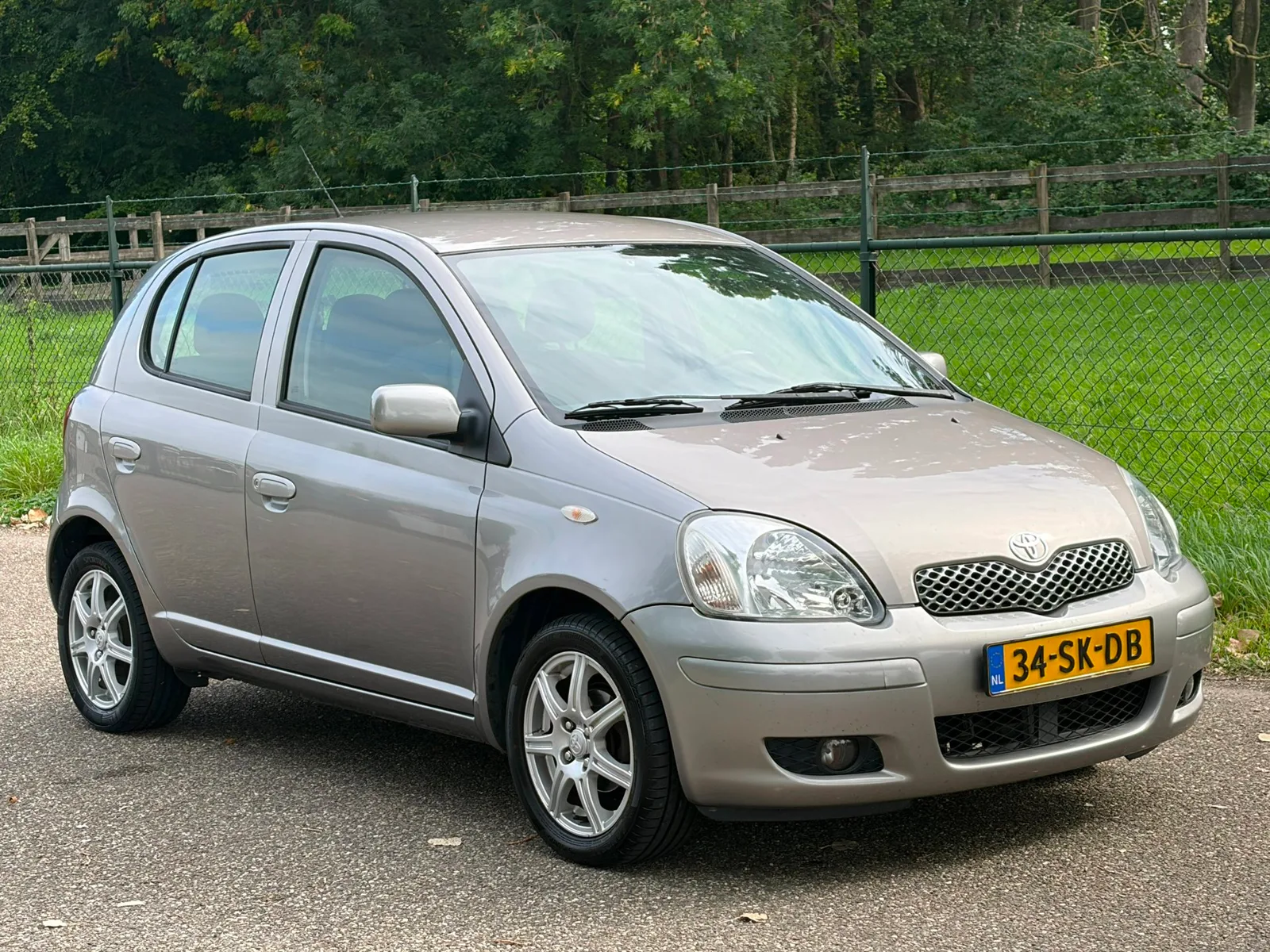 Toyota Yaris (2006) — foto 1