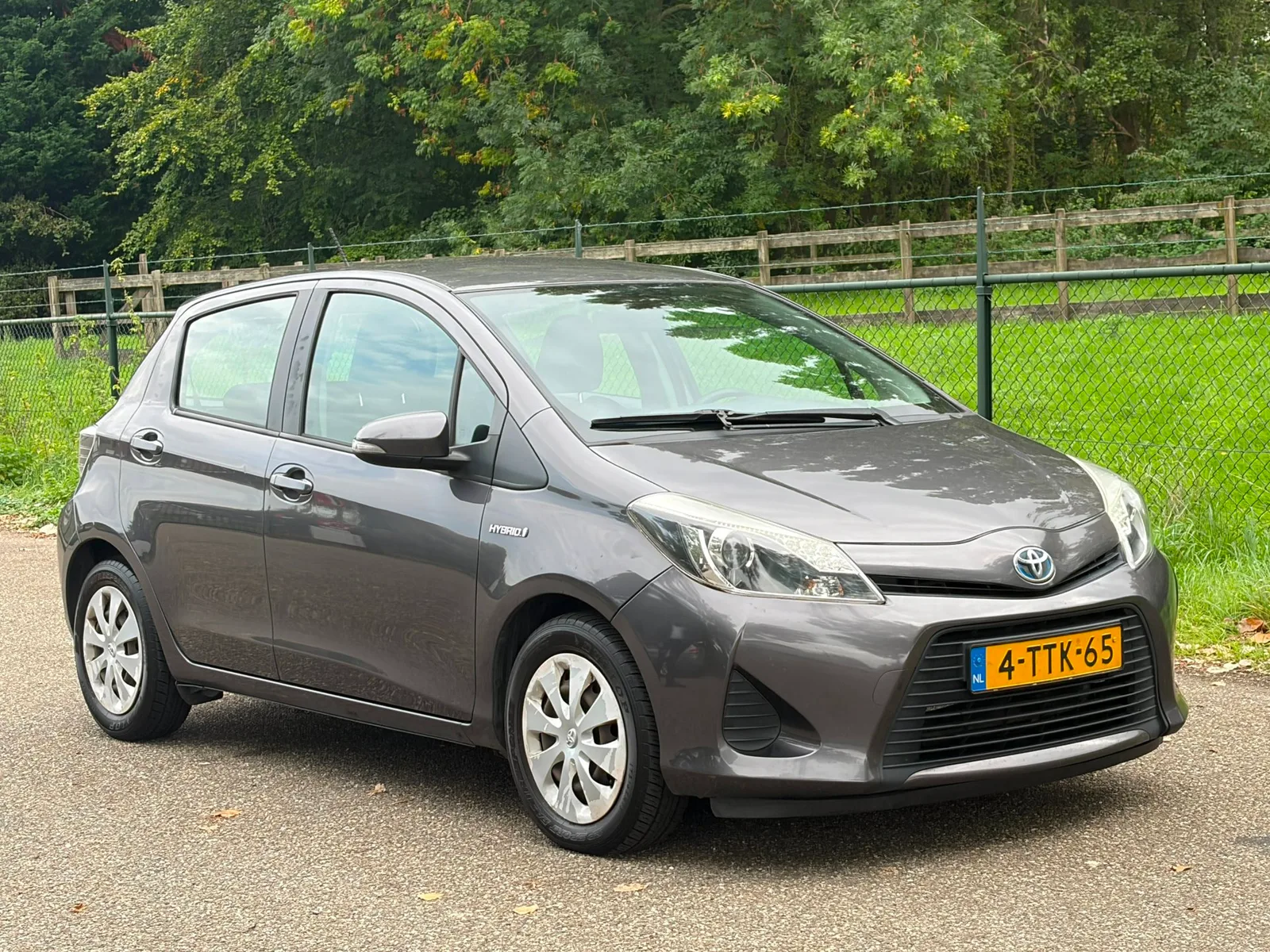 Toyota Yaris (2014) — foto 1